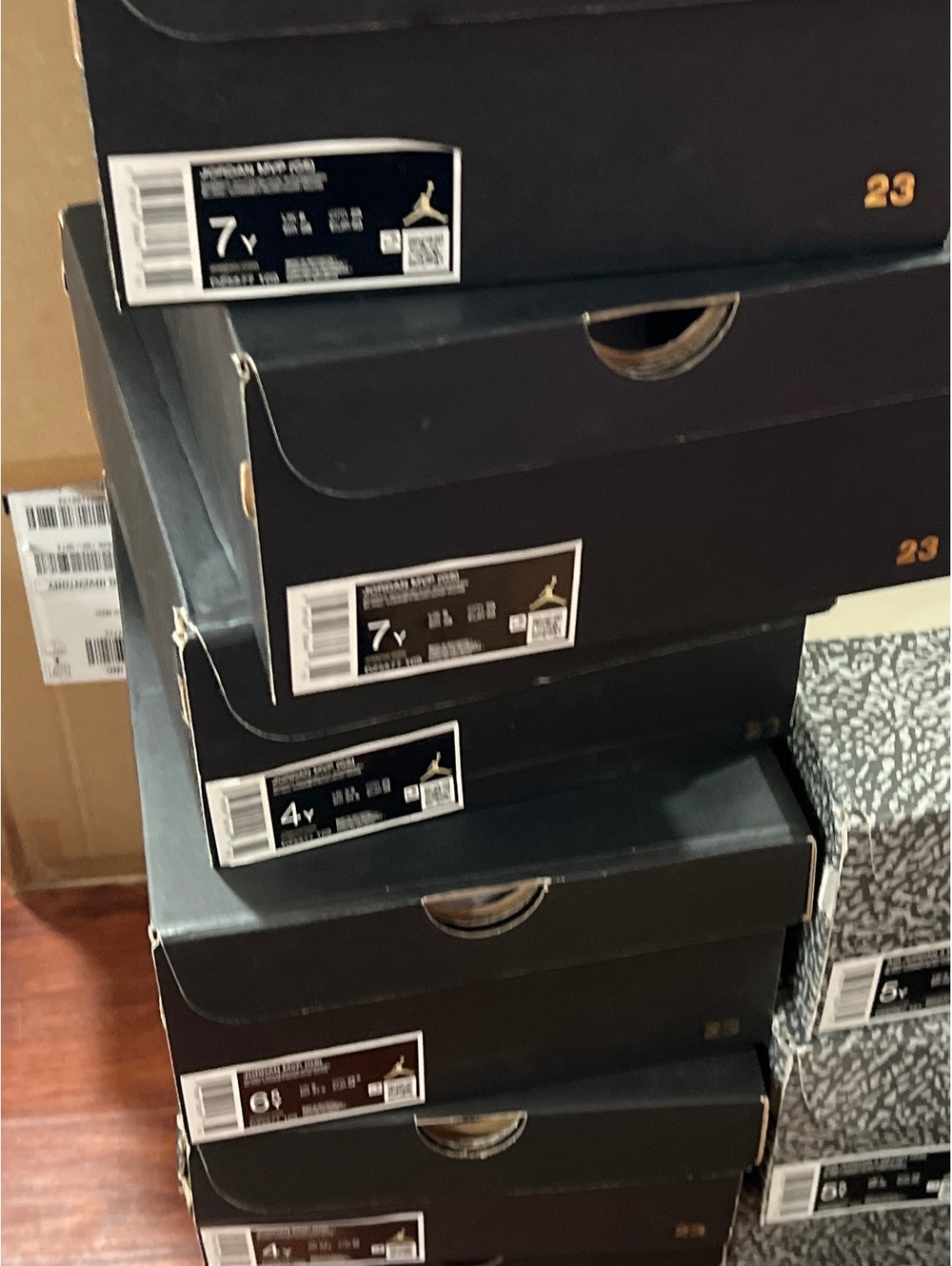Air Jordan MVP Summit White Raspberry big kids sneakers new - Picture 8 of 8